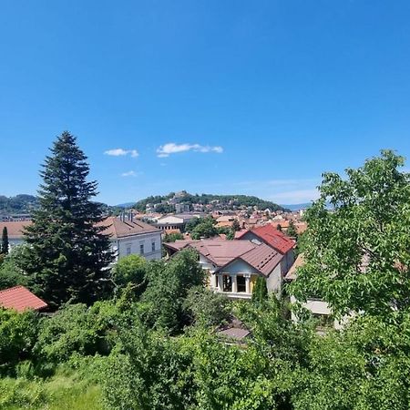 Central Apartment With City View Brassó Kültér fotó