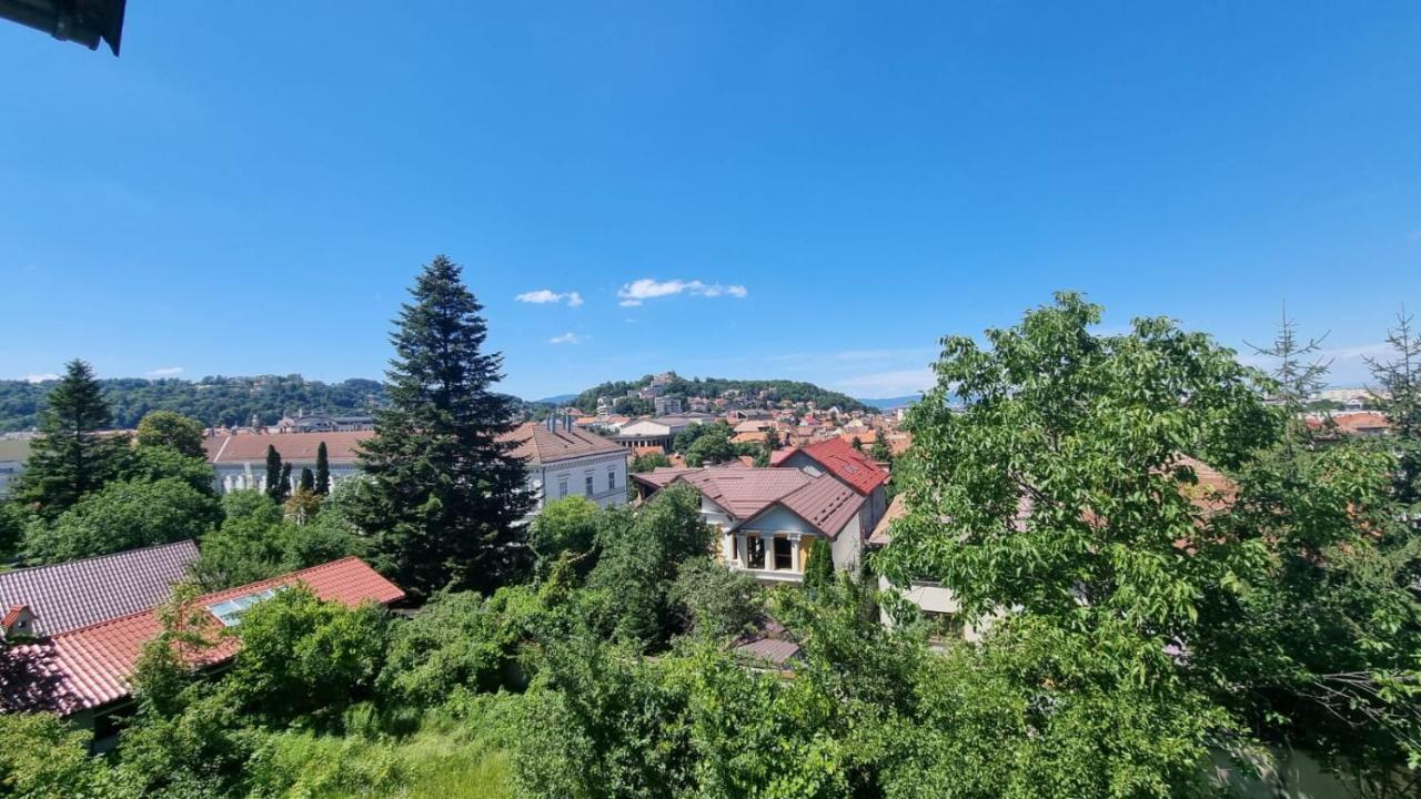 Central Apartment With City View Brassó Kültér fotó