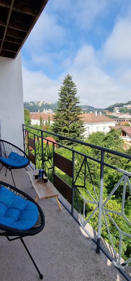 Central Apartment With City View Brassó Kültér fotó